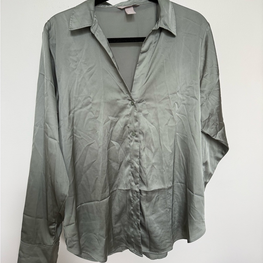 H&M Green Casual Button Down Shirt with Classic Collar